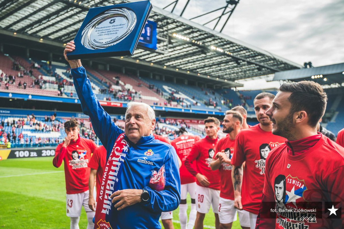 Socios Wisła Kraków (@socioswisla) on Twitter photo Podjęliśmy decyzję, aby przyznać Panu Kazimierzowi wyjątkowy numer - 101 👑. Jeszcze raz gorąco witamy w gronie członków <a href="/SociosWisla/">Socios Wisła Kraków</a>!
🔵⚪️🔴 Podjęliśmy decyzję, aby przyznać Panu Kazimierzowi wyjątkowy numer - 101 👑. Jeszcze raz gorąco witamy w gronie członków <a href="/SociosWisla/">Socios Wisła Kraków</a>!
🔵⚪️🔴