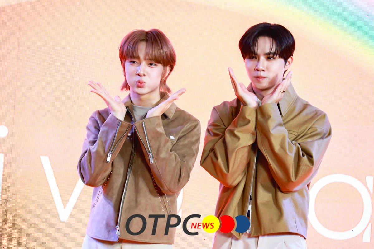 otpc_story's tweet photo. "ซี-นุนิว" ในฐานะ MUSE คู่แรกของแบรนด์ DIVANA ร่วมเปิดตัวแคมเปญ "The Power of Sunrise" ชูแนวคิด "ความงามที่ยั่งยืน"

#ZeePruk #NuNew 
#ZeeNuNew #ซีนุนิว
#DivanaxZeeNuNew
#ThePowerOfSunrise
#ZonZonsScent
#scentedbydivana https://t.co/v6YWbR3mp2