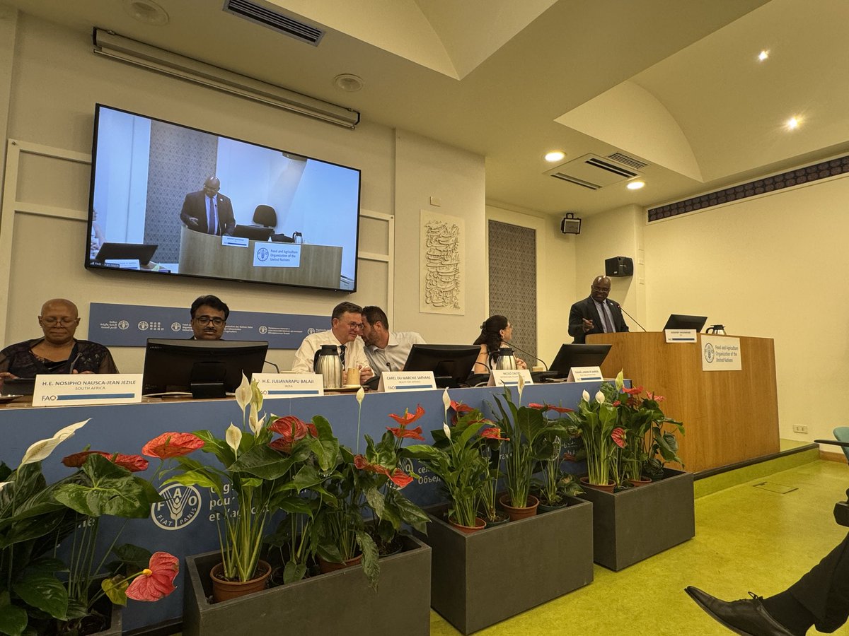 baba_fao's tweet photo. Following the adoption of the resolution pf AMR by members at the 44th conference, the side event to discuss accountability and equity in tacking AMR in agrigood sector is open https://t.co/cNhL7YbSqf