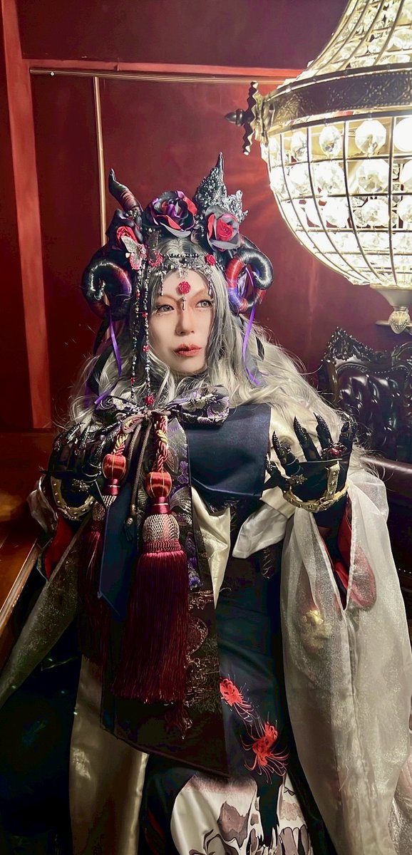 Yoh_666's tweet image. produce&Photo(スマートフォン)→@dJD5CsIj68YCleW様
studio→@info_Gallery_O様
使い魔アーマリング→@zerone_shop様
浴衣→ RoyalPrincessAlice @R_P_Alice 様
聖飢魔IIデーモン閣下モデル紋章スパイダーリスト→JAP工房@jap_inc様
飾り帯→@ozzon_japan様
@yyoshida12様のバッチリ仕上げ待ち中♫