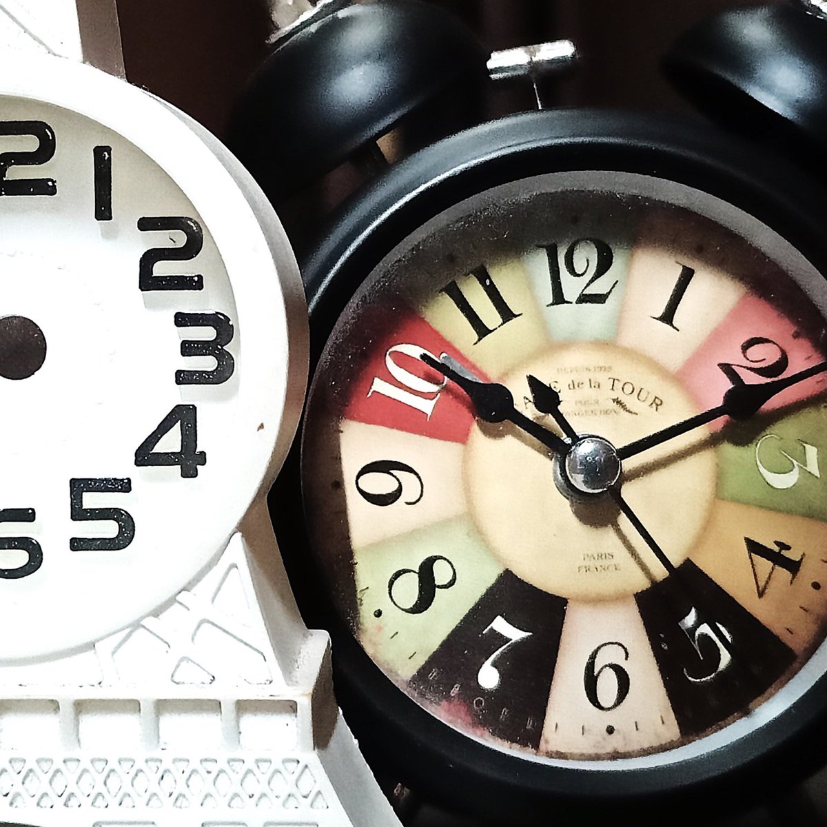 ⌛️Time does not exist independently of life, and is merely a tool for consciousness to make sense of and organize events. It is a subjective experience, a "biocentric fabrication."