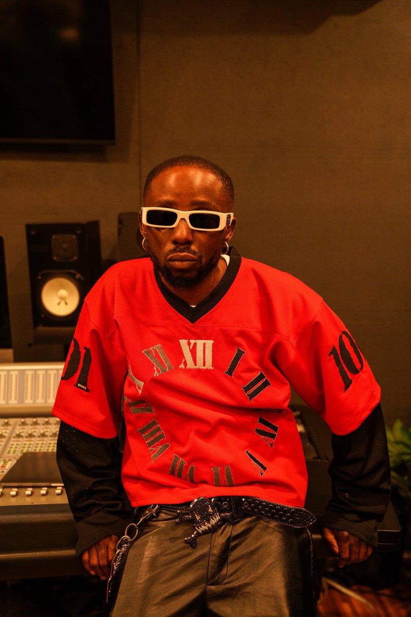 Iamfolarin__'s tweet image. I and my guy @davehli had a great time directing and co-producing #linebyline with @kemismallzz for @nixpodcasts .

Took pictures @erigganewmoney 

#folarin