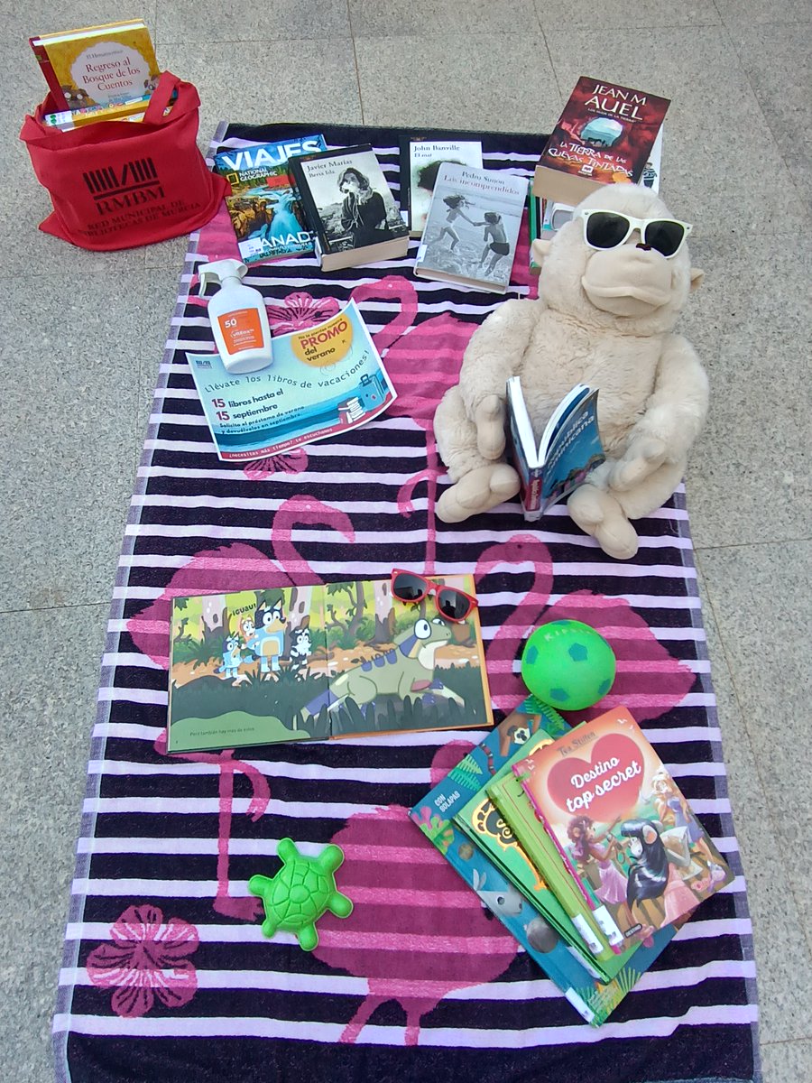¿Dónde crees que se habrá ido nuestra mascota de #vacaciones?🙈🙉🙊
Se ha ido muy bien equipada y ¡¡qué los libros 📚 no falten!!
 15 #libros hasta el 15 de #septiembre
¡¡Haz tú lo mismo!! 🌞🌴🌊✈
#RMBM #Bibliotecaspublicas #LecturasrecomendasBE #préstamodeverano
