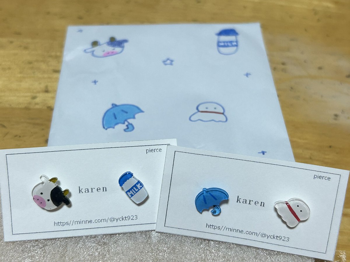 パンパカパーン🎉
minneで購入してたピアスが届きました🙌
ほぼオーダーメイド状態で、てるてる坊主と傘ですよ。
何も言ってなくてもこの理想の色合いとかもう天才✨
そしてその隣に出てきた牛さんにも心奪われて💕
お届けしてくれた封筒にまで可愛いイラストが🎨
ありがとうございます😊

<a href="/yckt923/">karen</a>