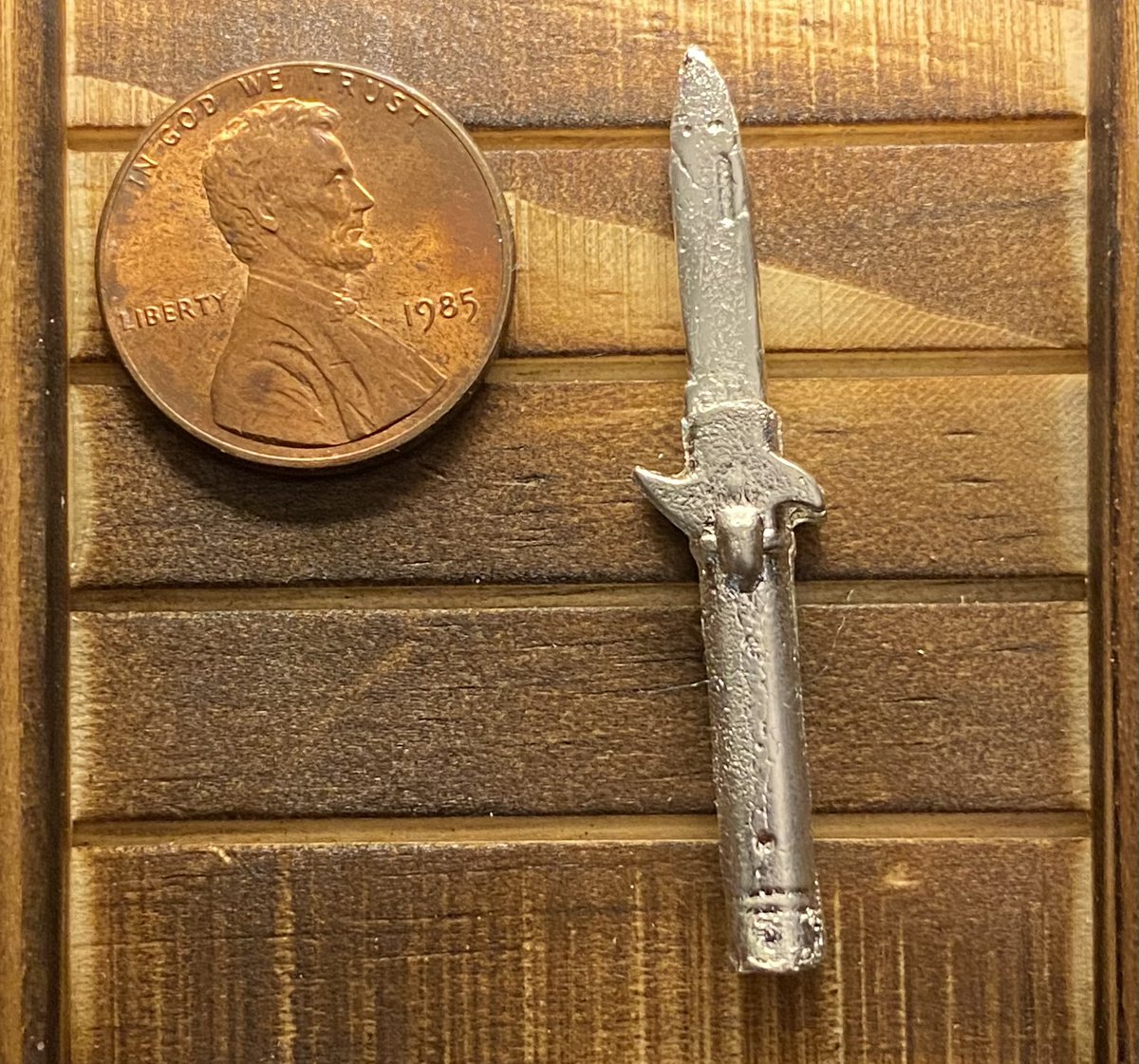 BugOutBullion's tweet photo. A Silver Stiletto for this weeks #WeaponsWednesday .999Ag
#silver #silversqueeze #Handpours #preciousmetals #investing https://t.co/fMS09TQZqN