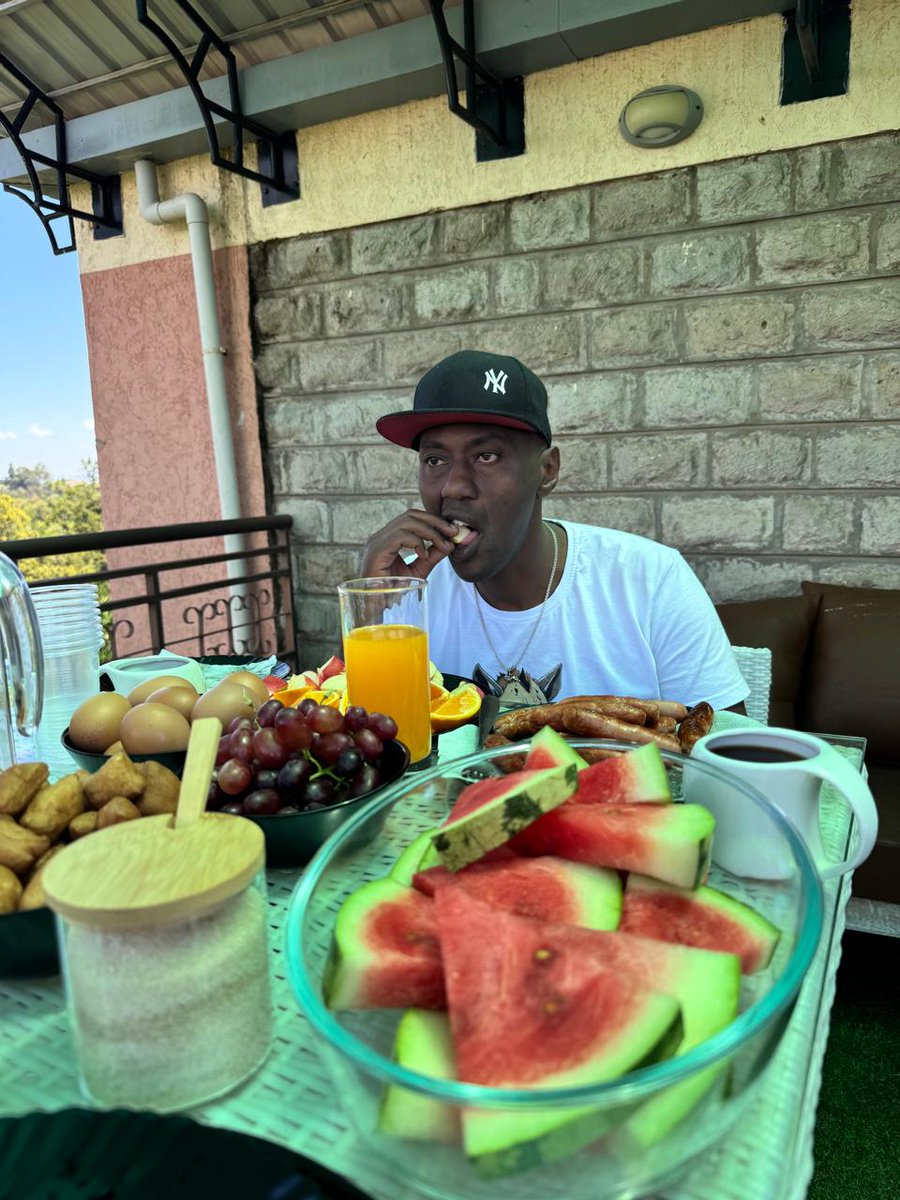 IAMRAPCHA's tweet photo. Life ni short lakini yangu ni toja 🎵 https://t.co/cmQV3Je71D