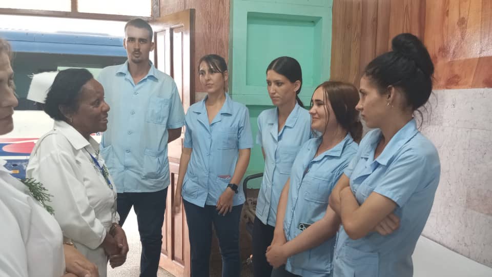 💢Hasta el Hospital Gustavo Aldereguía de #Gibara llegaron los evaluadores de la Junta de Acreditación Nacional, compartieron con estudiantes,  profesores y administrativos
💢Por la atención y el cuidado: #SíAcreditamos