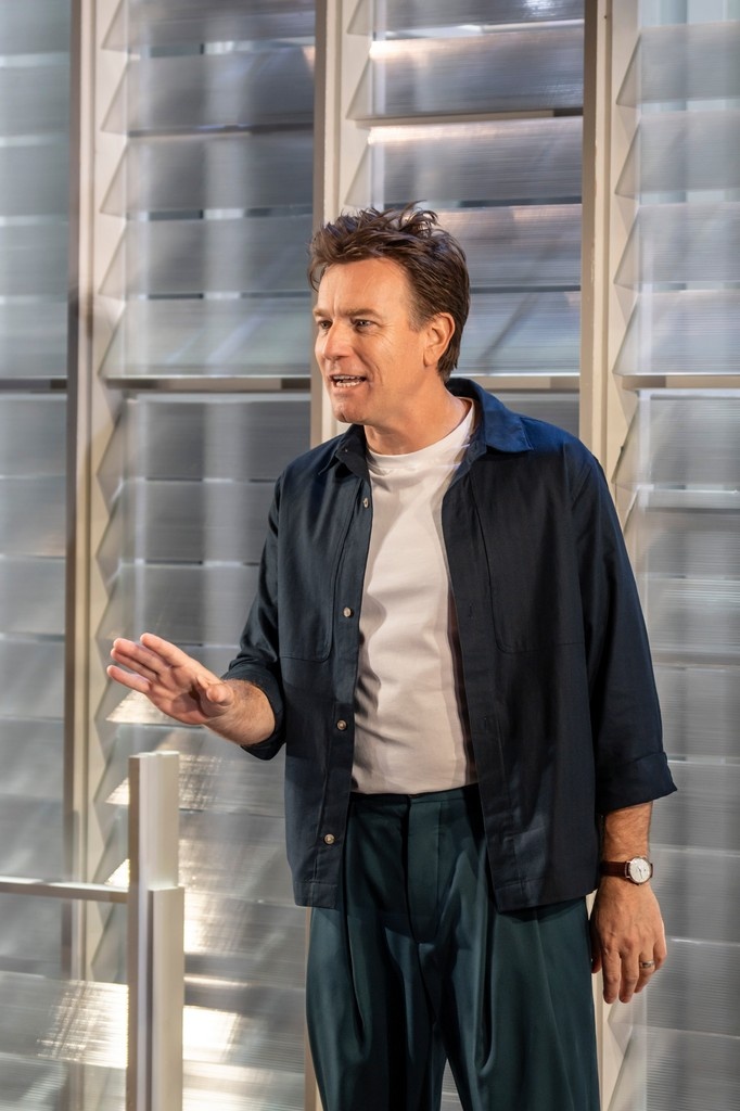 DMTWestEnd's tweet image. Want to escape the heat? Head to the Hamptons in the last few performances of My Master Builder.
Don't miss your chance to see this 'robustly elegant production' (The i) which has its final performance on 12 July at Wyndham’s Theatre.
🎟️delfontmackintosh.co.uk/whats-on/my-ma…