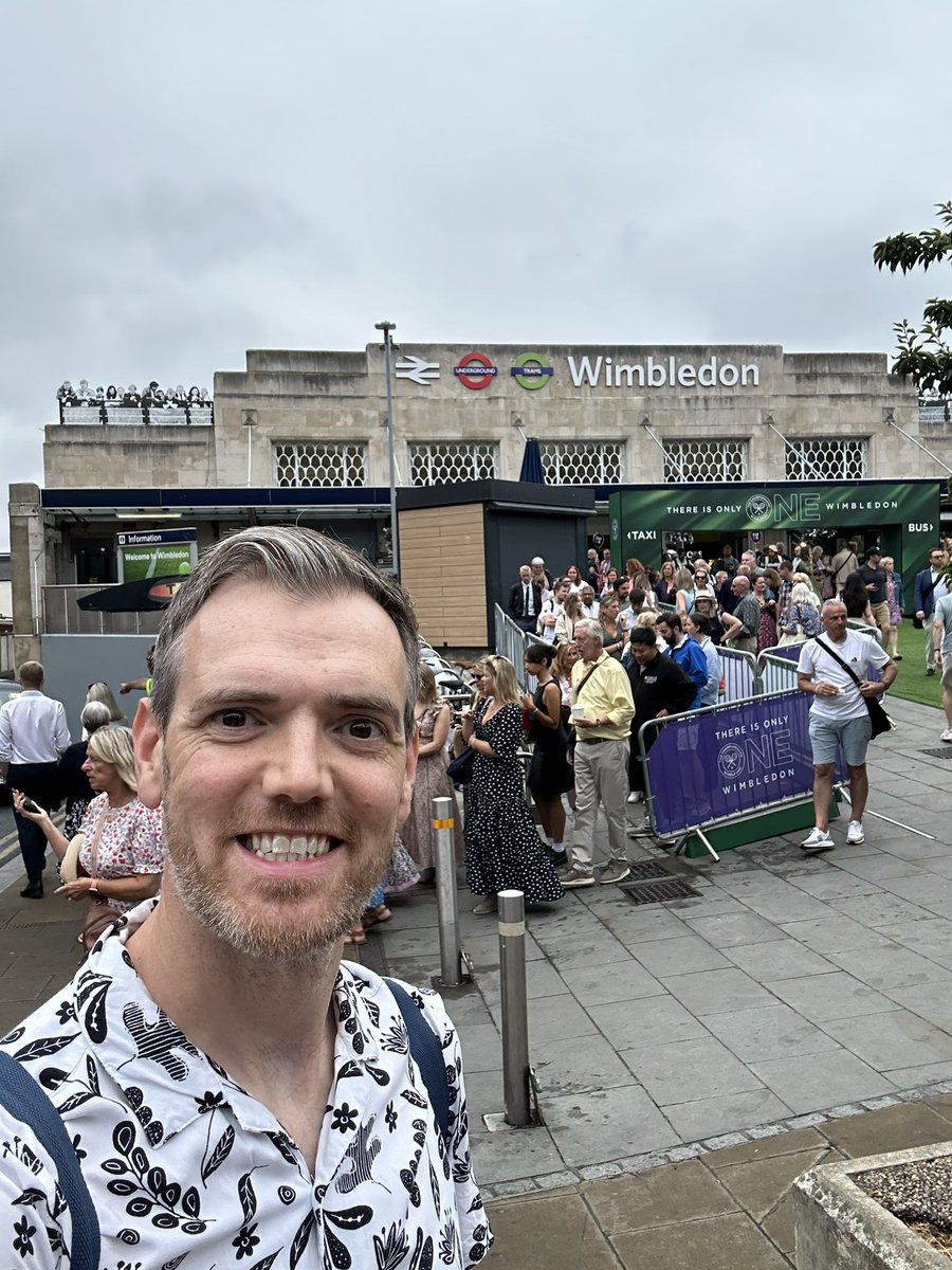 Duncan__Murray's tweet image. Getting closer! 🏏 @JudyMurray @Wimbledon