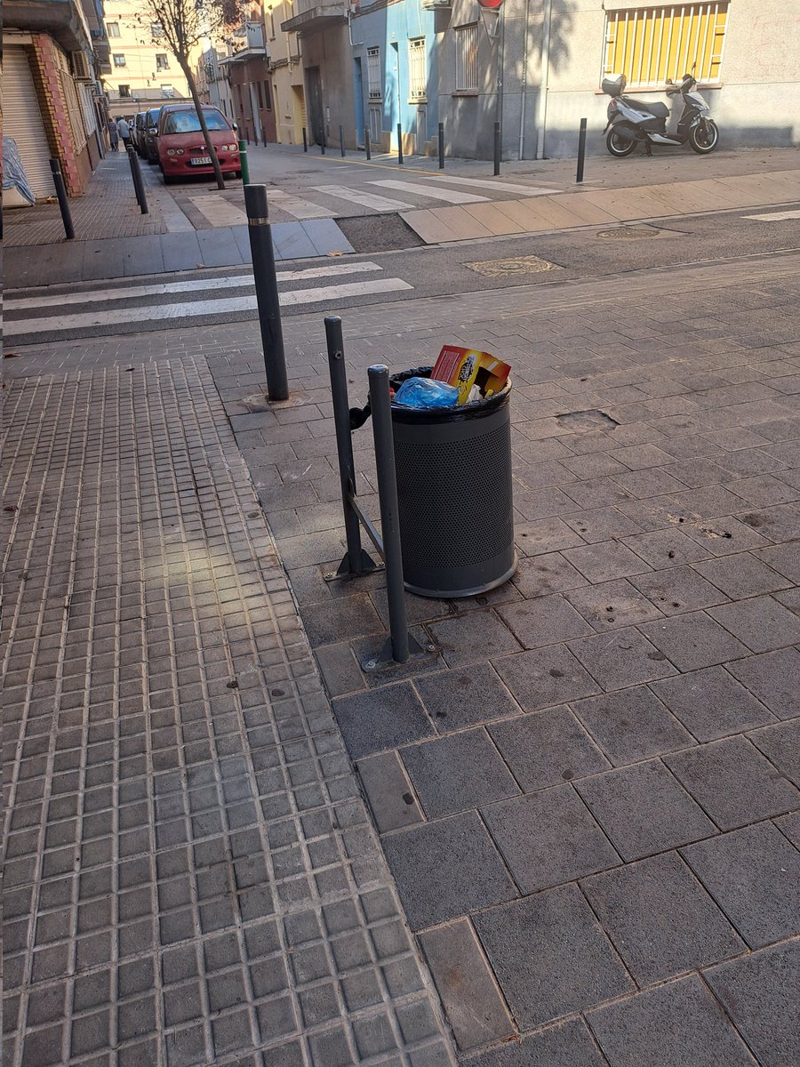 Jose Antonio (@jacosta4) on Twitter photo Tercer día con los mismos muebles en la esquina más guarra, y el barrio "Montserratina" más dejado por parte del <a href="/ViladecansTweet/">AjuntamentViladecans</a>. Una calle, Carlos Altés, que da pena por mucha reunión que tengas con <a href="/OlgaMoralesSeg1/">Olga Morales Segura</a> y <a href="/SanchezAnselmo/">Anselmo Sanchez</a> Tercer día con los mismos muebles en la esquina más guarra, y el barrio "Montserratina" más dejado por parte del <a href="/ViladecansTweet/">AjuntamentViladecans</a>. Una calle, Carlos Altés, que da pena por mucha reunión que tengas con <a href="/OlgaMoralesSeg1/">Olga Morales Segura</a> y <a href="/SanchezAnselmo/">Anselmo Sanchez</a>