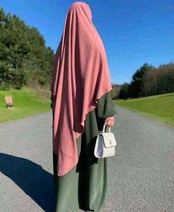 hafsoh_155's tweet photo. @retweets_9ja Please don't ignore this tweet
At Ahmad Modest Wears, we believe every stitch is an act of intention.
May your outfit speak of your strength and your serenity🌿
Price:13,500 each
Location: Owo ondo state
Whatsapp:08127277382
#WisdomWednesday #ModestyInStyle https://t.co/2u6oUnaSao