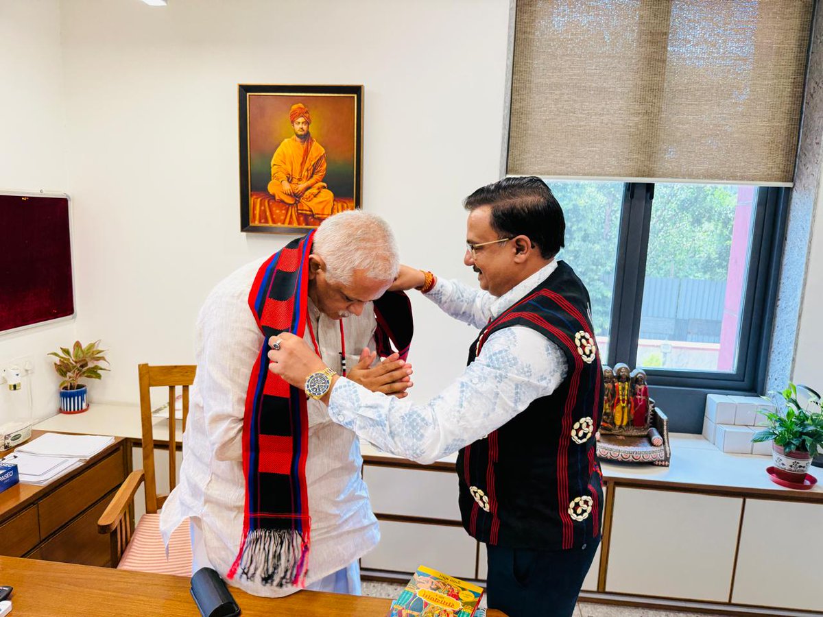 BJP4Nagaland's tweet photo. BJP Nagaland State Treasurer Shri Kamal Kumar Jain called on Shri @blsanthosh ji, Hon’ble National General Secretary (Organisation), @BJP4India, at the Party HQ, New Delhi, seeking his blessings and guidance as he assumes his new responsibility.

With renewed resolve, we stand committed to building a #ViksitBharat @2047 and accelerating holistic development in Nagaland under the visionary leadership of PM @narendramodi ji.

@JPNadda @anilkantony @sambitswaraj @YepthomiBen @YanthungoPatton  @priyangpandey  @abhaygiribjp