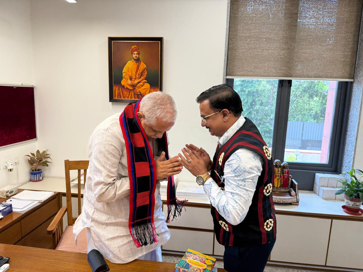 BJP4Nagaland's tweet photo. BJP Nagaland State Treasurer Shri Kamal Kumar Jain called on Shri @blsanthosh ji, Hon’ble National General Secretary (Organisation), @BJP4India, at the Party HQ, New Delhi, seeking his blessings and guidance as he assumes his new responsibility.

With renewed resolve, we stand committed to building a #ViksitBharat @2047 and accelerating holistic development in Nagaland under the visionary leadership of PM @narendramodi ji.

@JPNadda @anilkantony @sambitswaraj @YepthomiBen @YanthungoPatton  @priyangpandey  @abhaygiribjp