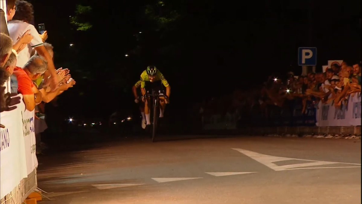 Ah, ha vinto Giovanni Bortoluzzi. Evaso nel finale assieme ad Alexander Balmer da una fuga di 4, in volata non ci sono storie. Sì, sta MORDENDO LA CATENINA COL CROCIFISSO mentre sprinta. 📿

Aura 💫

Seguirà analisi tecnica su quelli che dopo ieri chiameremo "Lavori Balmer" 🛠️