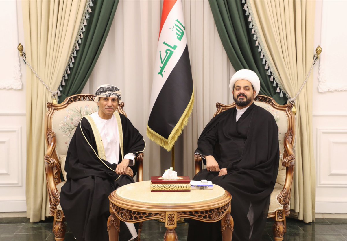 الشيخ الأمين يستقبل ممثل الأمم المتحدة في العراق ويبحثان أهم المُستجدات السياسية والأمنية

استقبل الأمين العام لحركة عصائب أهل الحق، سماحة الشيخ قيس الخزعليَّ،في مكتبه اليوم، ممثل الأمين العام للأمم المتحدة في العراق، السيد محمد الحسان.
وجرى خلال اللقاء بحثُ تطورات الواقع