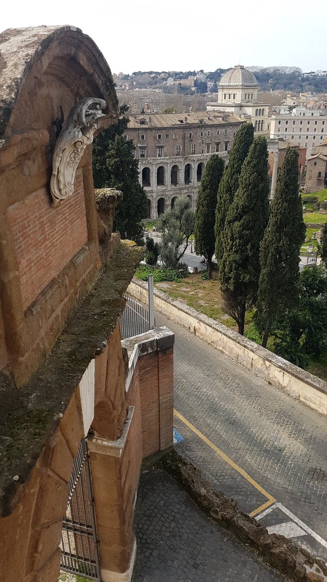 romamedieval's tweet image. Teatro de Marcelo, Roma.
Desde los Museos Capitolinos