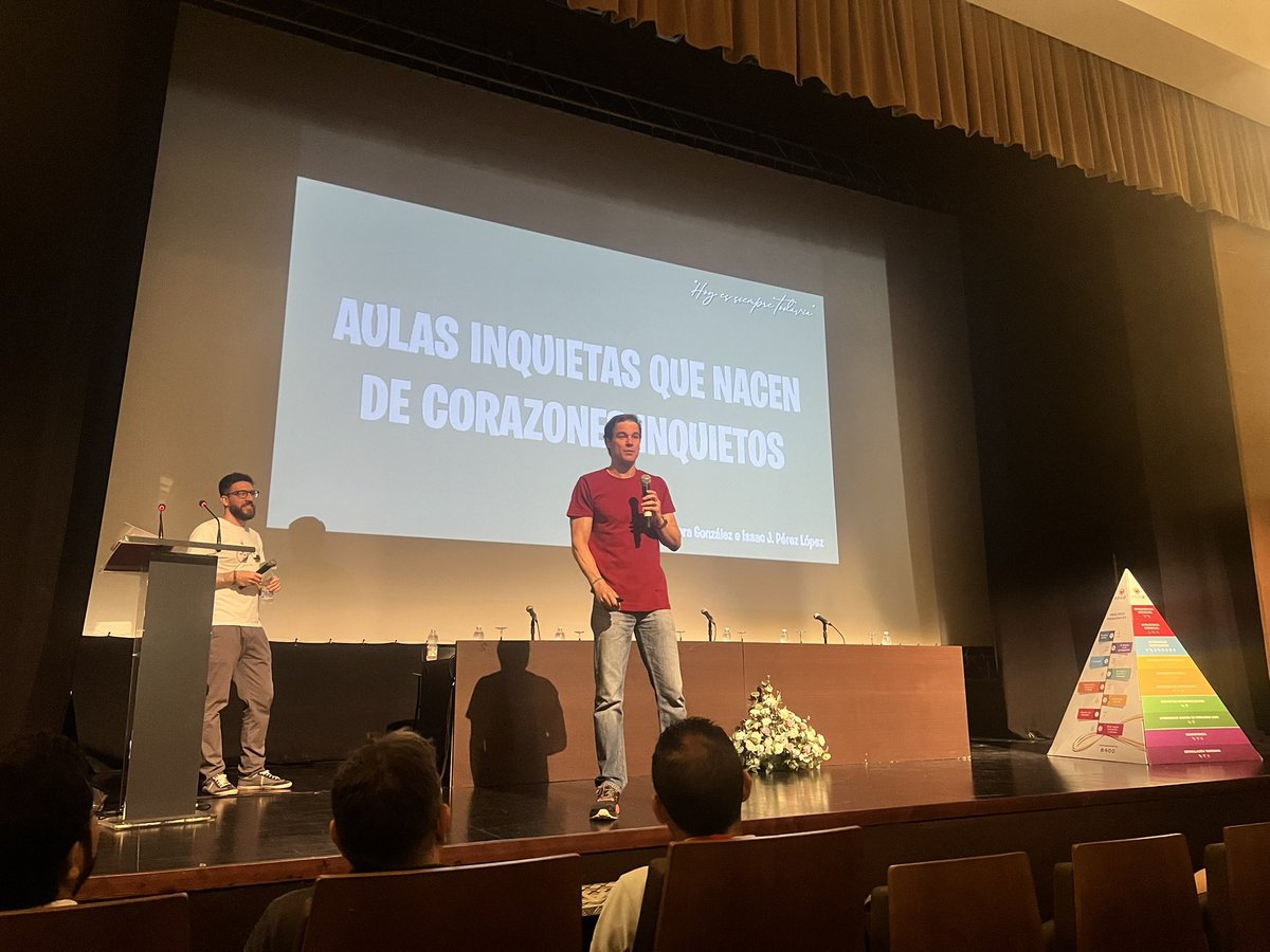 Durante las XXVI Jornadas
Pedagógicas Agustinianas: “Formando mente y corazón: la visión del profesor agustiniano”, los profesores de nuestro colegio han recibido una formación sobre el perfil del profesor agustiniano,