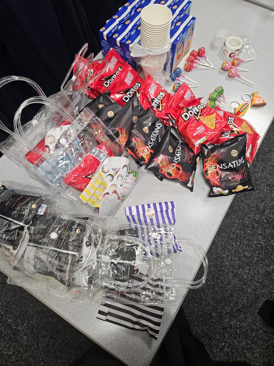 RedstoneAcademy's tweet image. 🎉 Well done to our Year 10 Girls for a fantastic food sale yesterday! As part of their Business Studies project, they planned, marketed, and delivered an excellent event — showcasing real entrepreneurial skills. 🍰💼