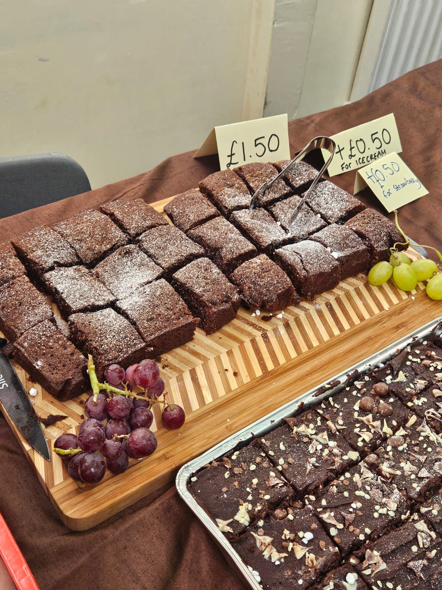 RedstoneAcademy's tweet image. 🎉 Well done to our Year 10 Girls for a fantastic food sale yesterday! As part of their Business Studies project, they planned, marketed, and delivered an excellent event — showcasing real entrepreneurial skills. 🍰💼