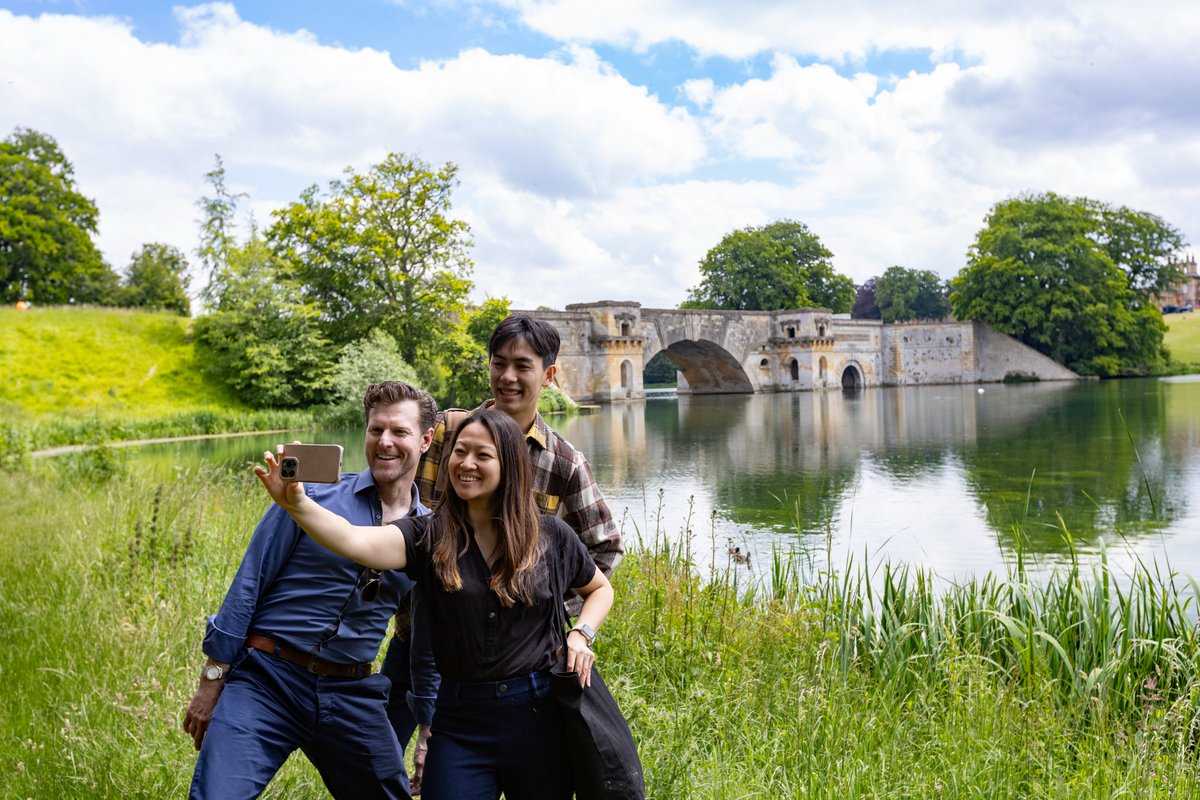 Our July e-newsletter is out! 📢 Summer's here and #Oxfordshire is buzzing with fantastic experiences, from punting on the river Thames to dining in Michelin-starred restaurants. 🌞

Click here ➡ mailchi.mp/experienceoxfo…

Sign up to our FREE monthly e-newsletter to plan your next