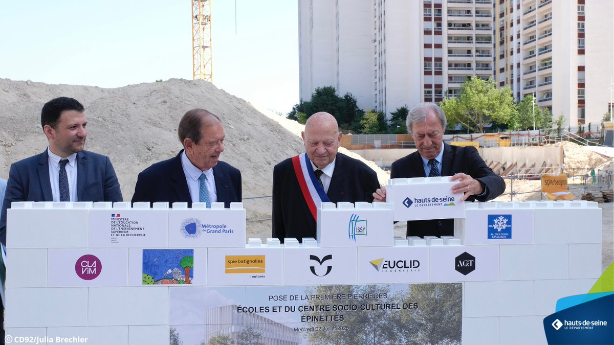 Département des Hauts-de-Seine (@hautsdeseinefr) on Twitter photo 🏗️ Pose de la 1re pierre du groupe scolaire des Épinettes à Issy-les-Moulineaux
🎓Aux côtés d’ <a href="/ASantini_Issy/">André Santini</a> , Maire d’Issy-les-Moulineaux, de <a href="/patrick_ollier/">Patrick OLLIER</a> , Président de la <a href="/GrandParisMGP/">Métropole du Grand Paris</a> , de <a href="/Cha_baelde/">Charlotte Baelde</a> , Conseillère Régionale, et en présence de Nathalie Pitrou, 🏗️ Pose de la 1re pierre du groupe scolaire des Épinettes à Issy-les-Moulineaux
🎓Aux côtés d’ <a href="/ASantini_Issy/">André Santini</a> , Maire d’Issy-les-Moulineaux, de <a href="/patrick_ollier/">Patrick OLLIER</a> , Président de la <a href="/GrandParisMGP/">Métropole du Grand Paris</a> , de <a href="/Cha_baelde/">Charlotte Baelde</a> , Conseillère Régionale, et en présence de Nathalie Pitrou,