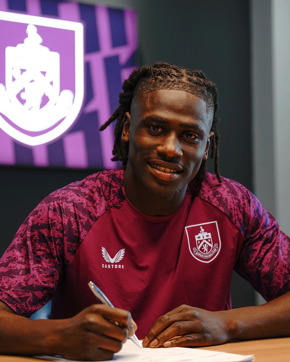 Official: Burnley announce the signing of right-winger Loum Tchaouna from Lazio in a permanent deal, with 21-year-old penning a five-year contract.

He becomes Scott Parker’s fourth new summer signing.

#TwitterClarets