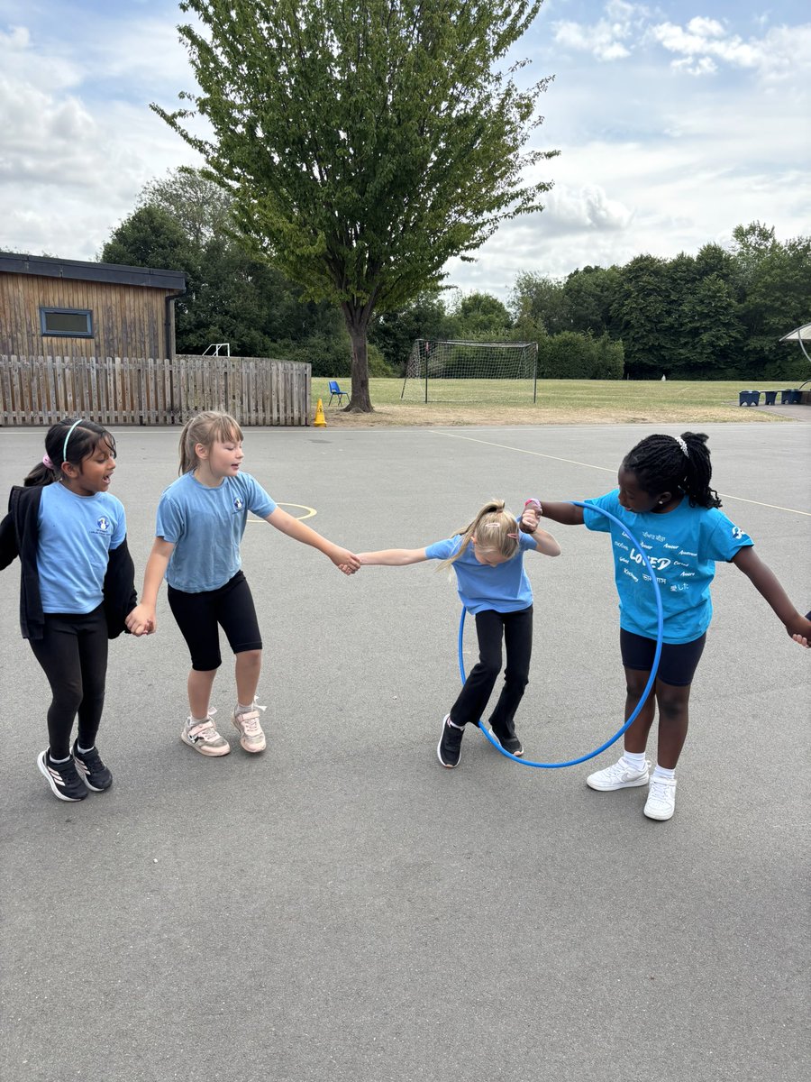 Mrs Priest loved getting to know her new Y3 class this morning, they took part in a range of fun activities this morning and demonstrated great teamwork and resilience.