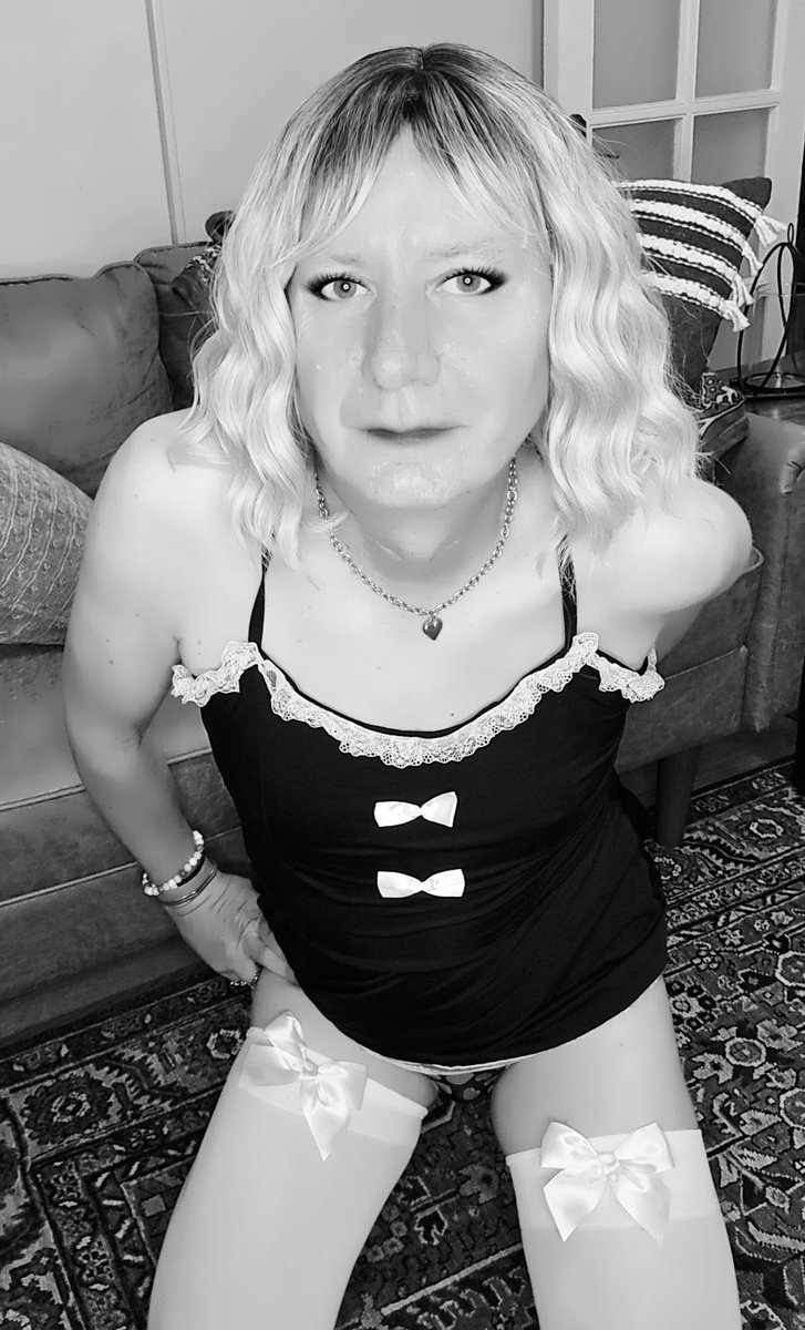 Happy Wednesday, sweeties. We are almost halfway to the weekend. Hope you have a beautiful day 💋🩷💋

#cd #trans #transgender #tgirl #crossdressing