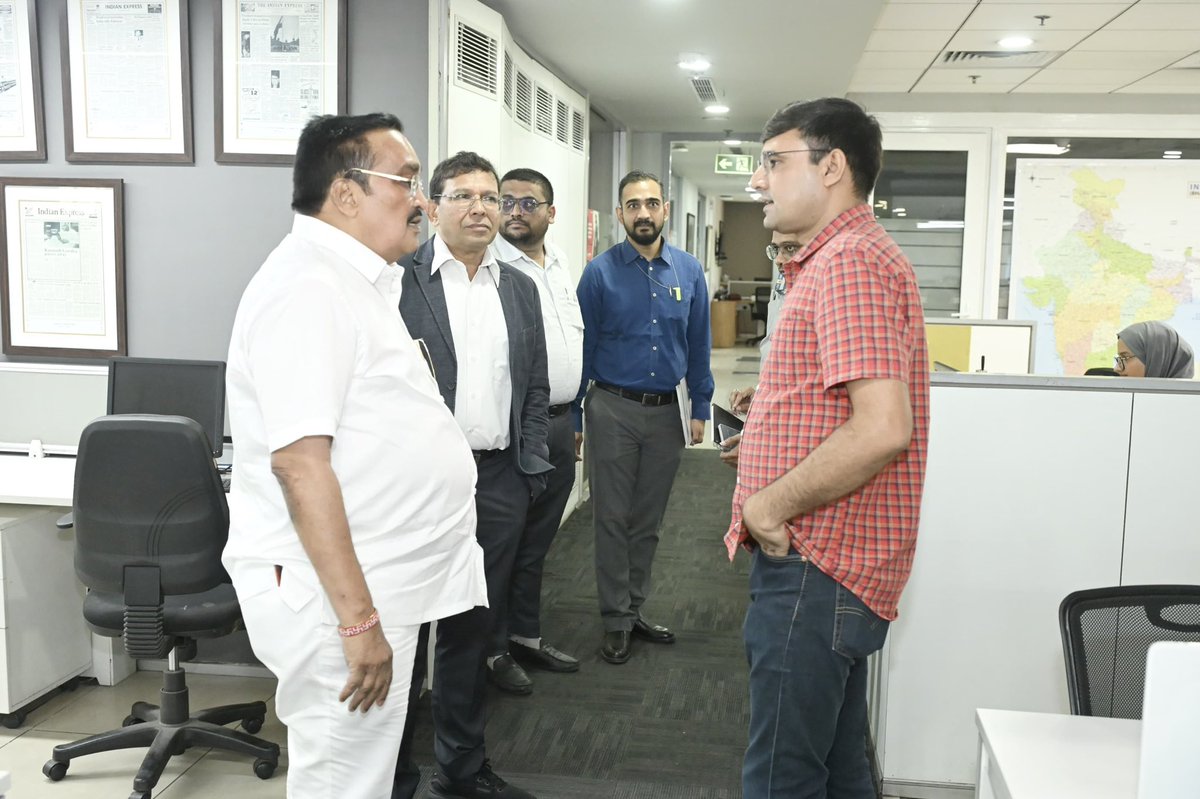 C R Paatil (@crpaatil) on Twitter photo आज इंडियन एक्सप्रेस के “आईडिया एक्सचेंज” कार्यक्रम में, माननीय प्रधानमंत्री श्री <a href="/narendramodi/">Narendra Modi</a> सर के मार्गदर्शन में जल प्रबंधन, जनभागीदारी और सुशासन के माध्यम से देश में हो रहे अभूतपूर्व परिवर्तनों और उनकी दूरदर्शी सोच पर संवाद करने का अवसर मिला।
देशभर में जनभागीदारी से जल आज इंडियन एक्सप्रेस के “आईडिया एक्सचेंज” कार्यक्रम में, माननीय प्रधानमंत्री श्री <a href="/narendramodi/">Narendra Modi</a> सर के मार्गदर्शन में जल प्रबंधन, जनभागीदारी और सुशासन के माध्यम से देश में हो रहे अभूतपूर्व परिवर्तनों और उनकी दूरदर्शी सोच पर संवाद करने का अवसर मिला।
देशभर में जनभागीदारी से जल
