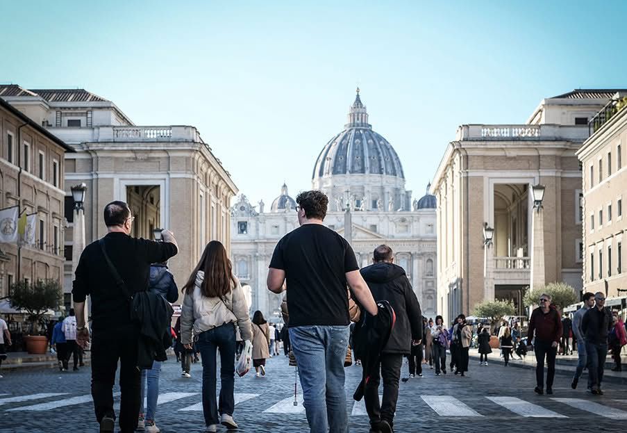 Compañía de Jesús (@jesuitasesp) on Twitter photo Roma ante el Jubileo más joven: la Compañía, presente en el Año Santo de la Esperanza.
infosj.es/noticias/21632… Roma ante el Jubileo más joven: la Compañía, presente en el Año Santo de la Esperanza.
infosj.es/noticias/21632…