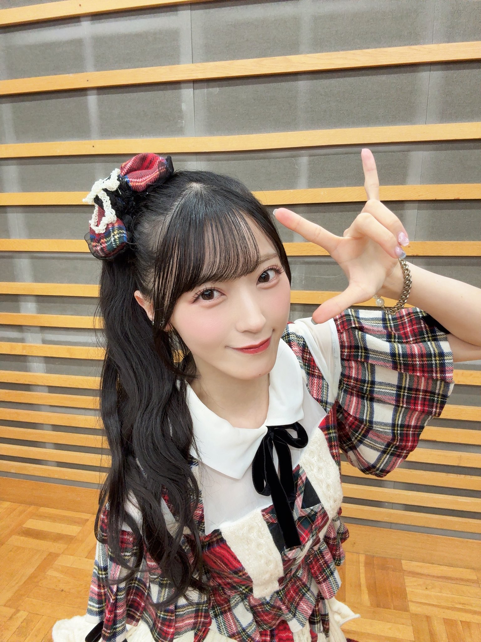 ぽ*ち様 AKB48歌謡祭 スペシャルくじ サイン入りフラッグ 佐藤綺星 AKB48佐藤綺星Specialくじステッカー - メルカリ