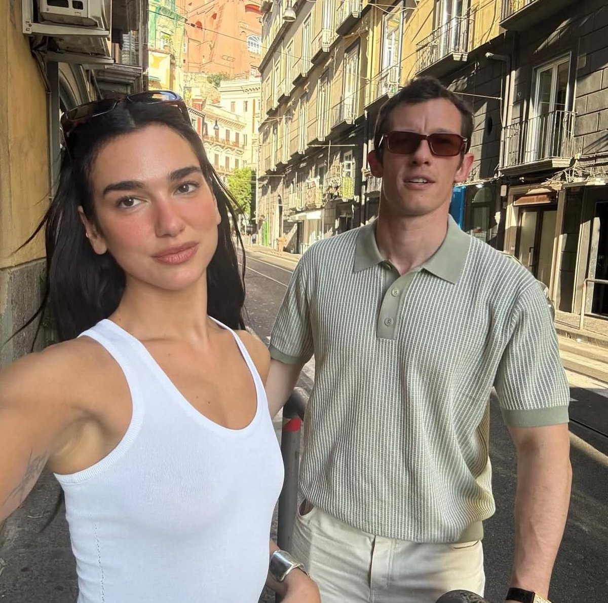 callumluvbot's tweet photo. i love when hot people date hot people https://t.co/XiBi4i041O