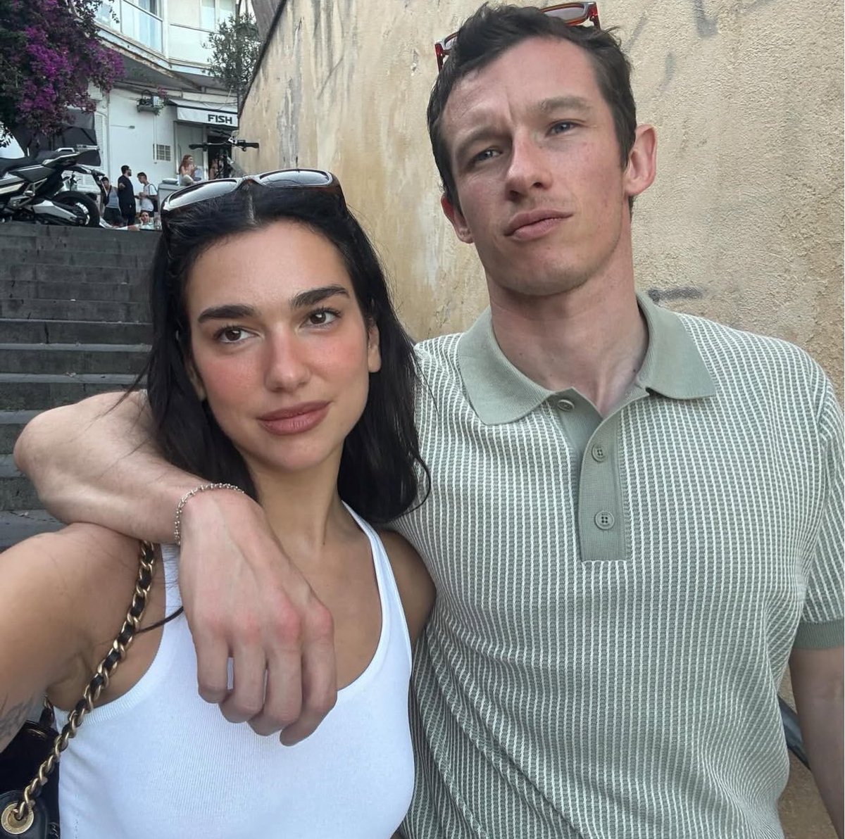 callumluvbot's tweet photo. i love when hot people date hot people https://t.co/XiBi4i041O