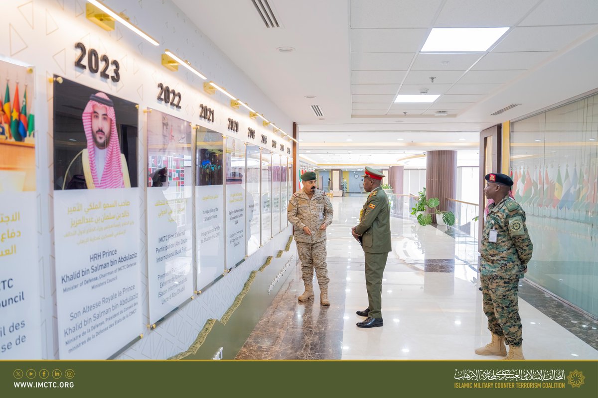 imctc_en's tweet image. IMCTC Secretary General Maj. Gen. Mohammed bin Saeed Al-Moghedi received today at IMCTC HQ, the Military Attaché of the Republic of Uganda to the Kingdom of Saudi Arabia, Col. Younes Bagada, who was briefed during the visit on IMCTC's efforts across counterterrorism domains.