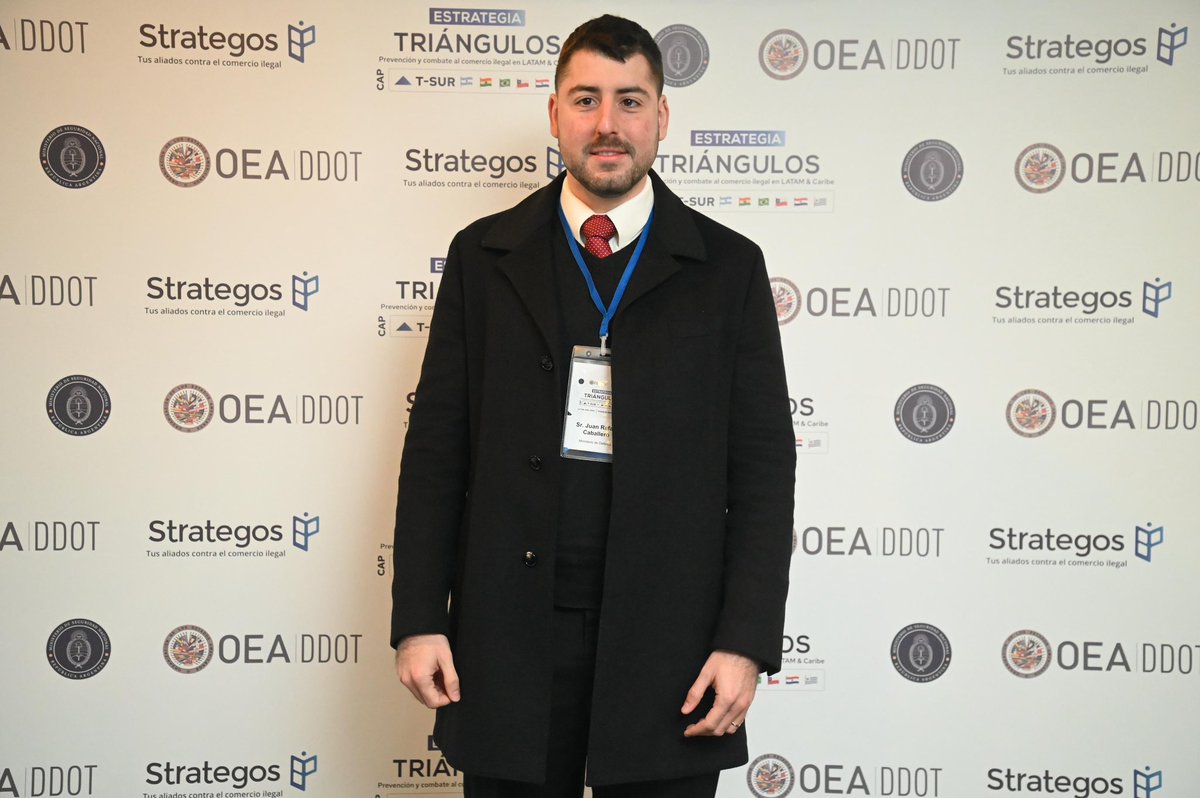 🇵🇾 Paraguay presente en el V Encuentro “Estrategia Triángulos” de la OEA

El viceministro de Justicia, Rafael Caballero, participó en representación del Ministerio de Justicia en el evento organizado por el DDOT/OEA en Buenos Aires 🇦🇷, junto a autoridades del Triángulo Sur.

📌