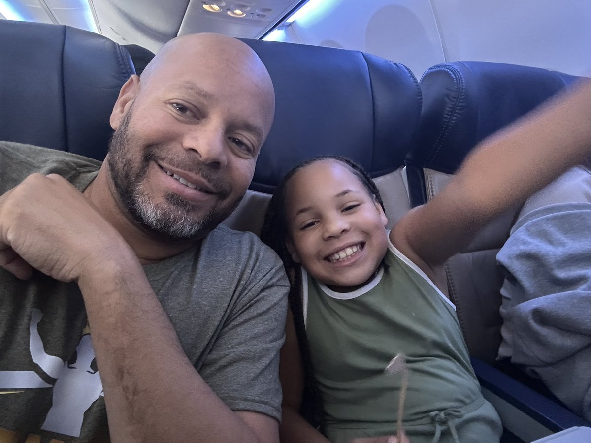 TheRealJaDonn's tweet photo. Plane, trains and automobiles…Literally! https://t.co/z8kKbaQ6se