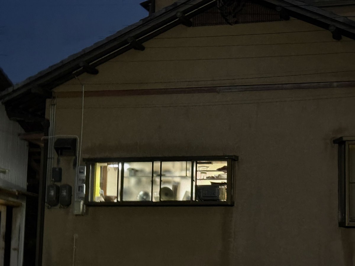 softypapa's tweet photo. Dinnertime in Japan. A quiet kitchen glow through frosted glass, warm and steady as the countryside darkens with the weight of summer. Outside, the low hum of early summer insects drifts through the still evening air. 🏮🍚🌿
#WalkingInJapan 🚶🏻♂️ #InakaLife #EveningInJapan #WabiSabi #JapaneseSummer #RetiringInJapan