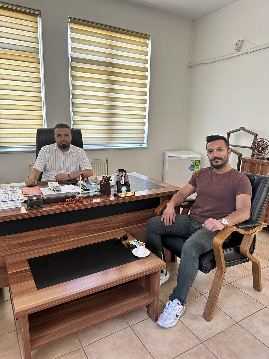 Kahramanmaraş İl Spor Hizmetleri müdürü olarak atanan değerli kardeşim <a href="/kadirgemci6/">kadir gemci</a> ‘ye hayırlı olsun ziyaretinden. Değerli kardeşime yeni görevinde başarılar diliyorum.