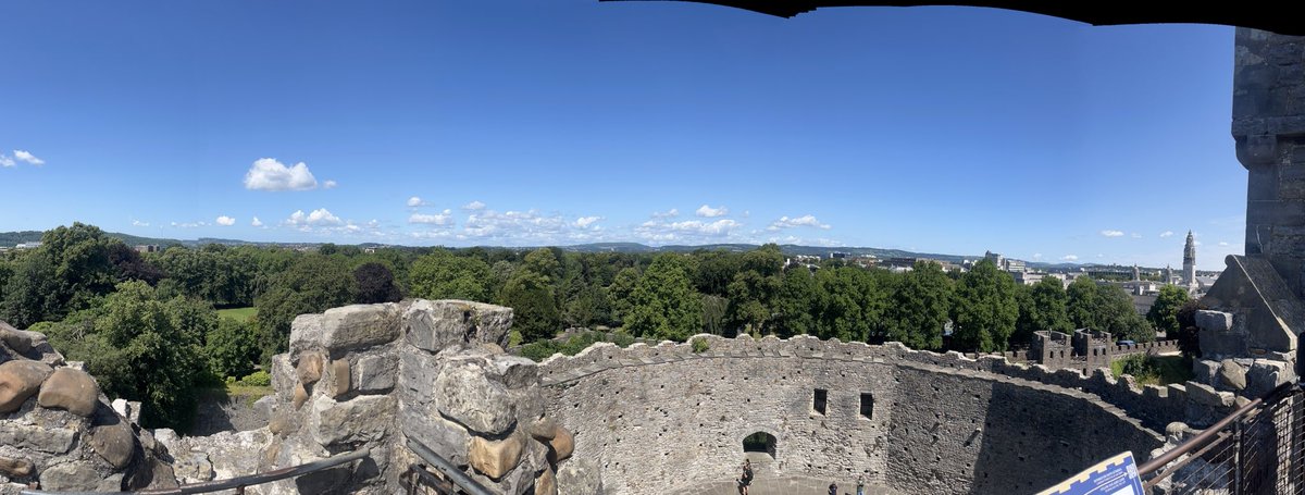 DavidShawParker's tweet photo. #DayOff #CardiffCastle #RudeNotTo https://t.co/KDTkzuFqzK