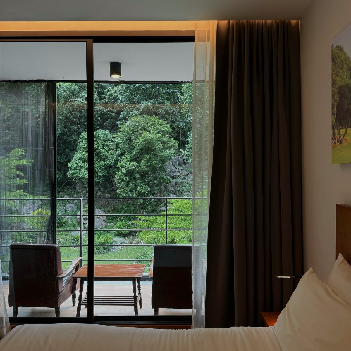 lostyouinmay's tweet image. ยืนยันคำเดิมว่าเขาใหญ่ที่พักหลักพันต้นๆที่วิวหลักล้าน เชียร์ hansar khaoyai ที่สุดแล้วคือดีมาก อยู่กลางเขา เงียบสงบ ฟิลดี อากาศเย็น เปิดหน้าต่างเห็นภูเขาเลย ถ่ายรูปมุมไหนก็สวย ㅜㅡㅜ