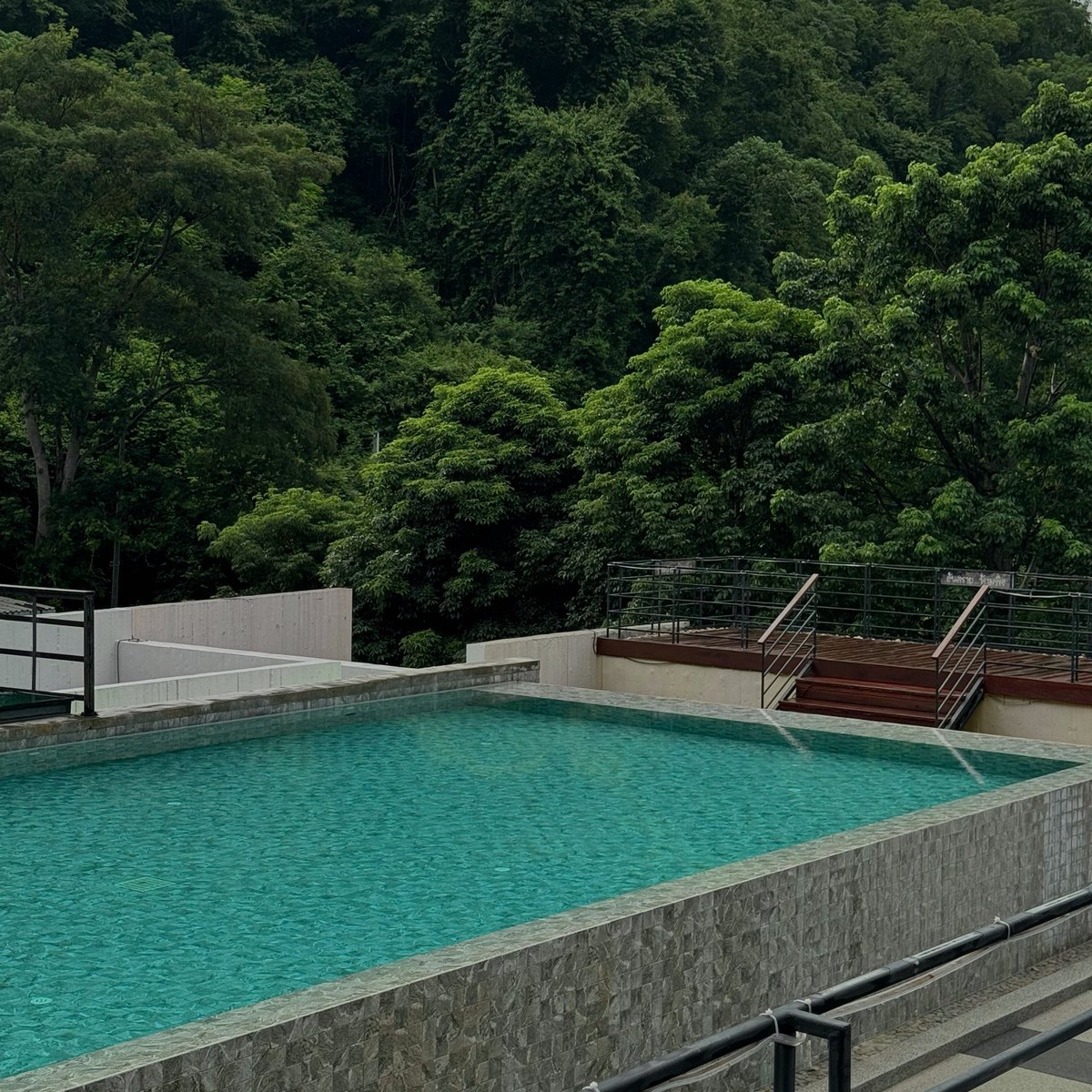 lostyouinmay's tweet image. ยืนยันคำเดิมว่าเขาใหญ่ที่พักหลักพันต้นๆที่วิวหลักล้าน เชียร์ hansar khaoyai ที่สุดแล้วคือดีมาก อยู่กลางเขา เงียบสงบ ฟิลดี อากาศเย็น เปิดหน้าต่างเห็นภูเขาเลย ถ่ายรูปมุมไหนก็สวย ㅜㅡㅜ