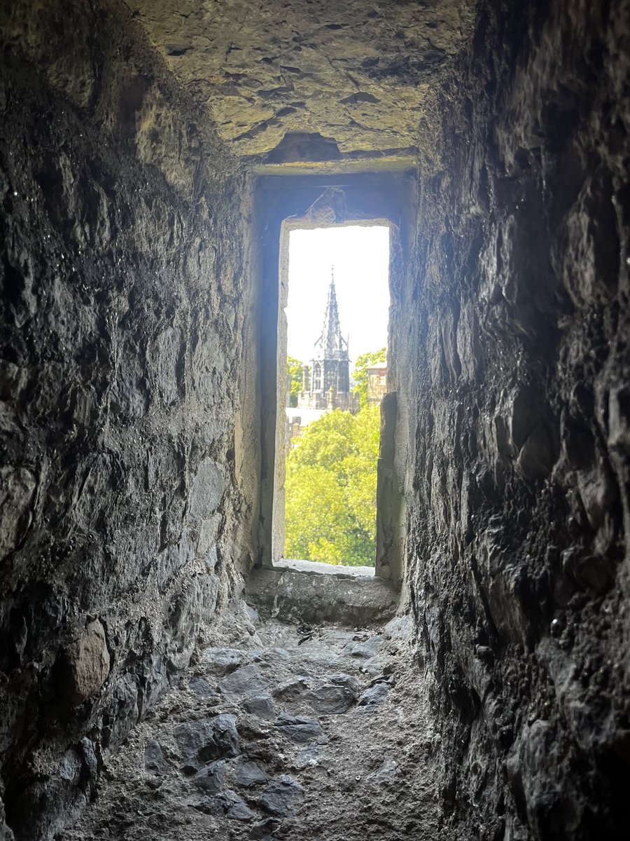 DavidShawParker's tweet photo. #DayOff #CardiffCastle #RudeNotTo https://t.co/KDTkzuFqzK