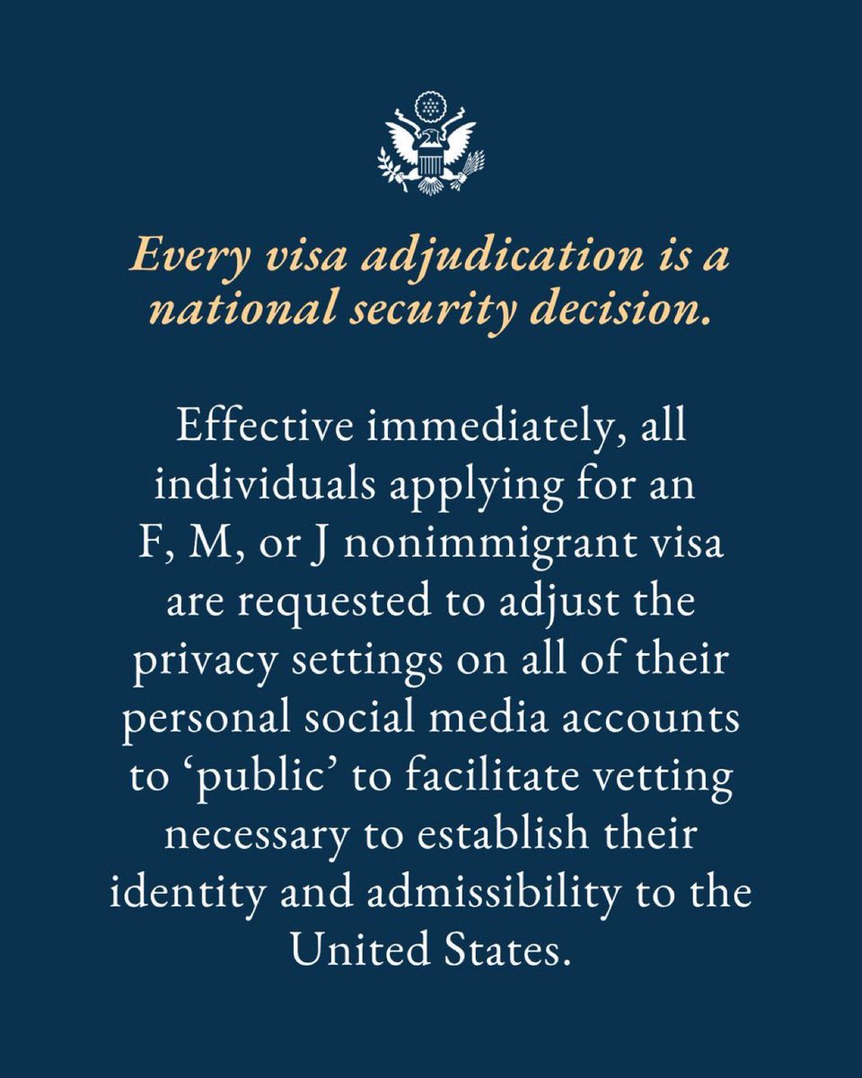 USEmbAlgiers's tweet image. 📢 هل تنوي التقديم على تأشيرة دراسية أو تبادل ثقافي؟ 🎓✈️
تأكد أن حساباتك على وسائل التواصل الاجتماعي مضبوطة على أنها "عامة"، هذا يساعد الجهات الأميركية المختصة في التعرف عليك ومراجعة طلبك بطريقة أسرع وأسهل. 🇺🇸🔍
📢 Applying for an F, M, or J visa? 🎓✈️
Please make sure your…