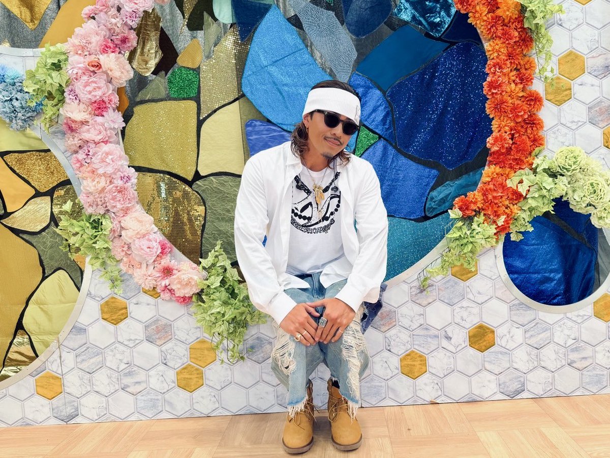 KAZ(数原龍友/GENERATIONS) staff (@ryuto_staff) on Twitter photo 『2025 #FNS歌謡祭夏』
ご覧いただき
ありがとうございました🎤
<a href="/fns_kayousai/">FNS歌謡祭【公式】</a>
#MagicHour
パフォーマンスいかがでしたか?
ぜひ夏のお供に
たくさん聴いてください🎶
🔗 generations.lnk.to/magichour
まもなく7/7にリリースとなる
#SummerVacation も
お楽しみに✨🎧
#GENERATIONS
#数原龍友 『2025 #FNS歌謡祭夏』
ご覧いただき
ありがとうございました🎤
<a href="/fns_kayousai/">FNS歌謡祭【公式】</a>
#MagicHour
パフォーマンスいかがでしたか?
ぜひ夏のお供に
たくさん聴いてください🎶
🔗 generations.lnk.to/magichour
まもなく7/7にリリースとなる
#SummerVacation も
お楽しみに✨🎧
#GENERATIONS
#数原龍友