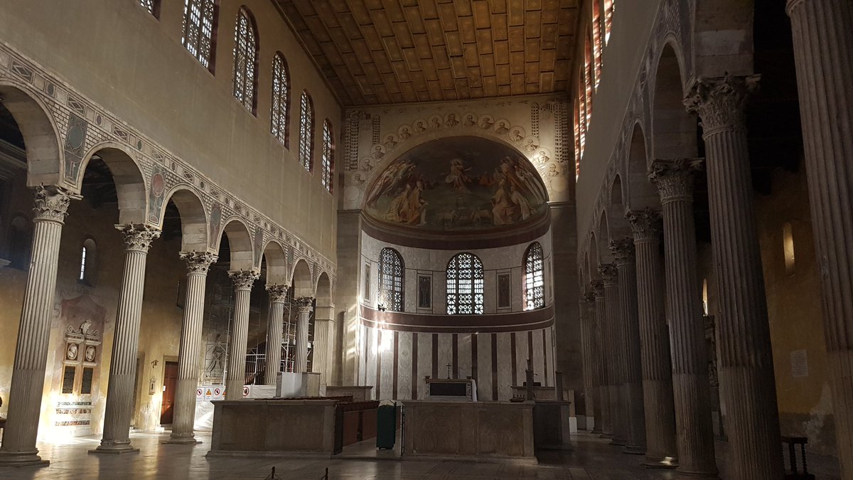 romamedieval's tweet image. La basílica de Santa Sabina all'Aventino. #Roma.
Construida en el siglo V durante el pontificado del papa Celestino I (422-432) en el monte Aventino.