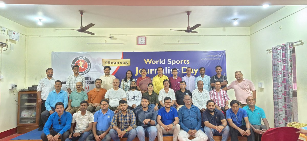 OdishaOsja's tweet photo. Team OSJA celebrates World Sports Journalists Day at Utkal Karate School, Bhubaneswar 

#worldsportsjournalistday https://t.co/GnTeyZYjsn