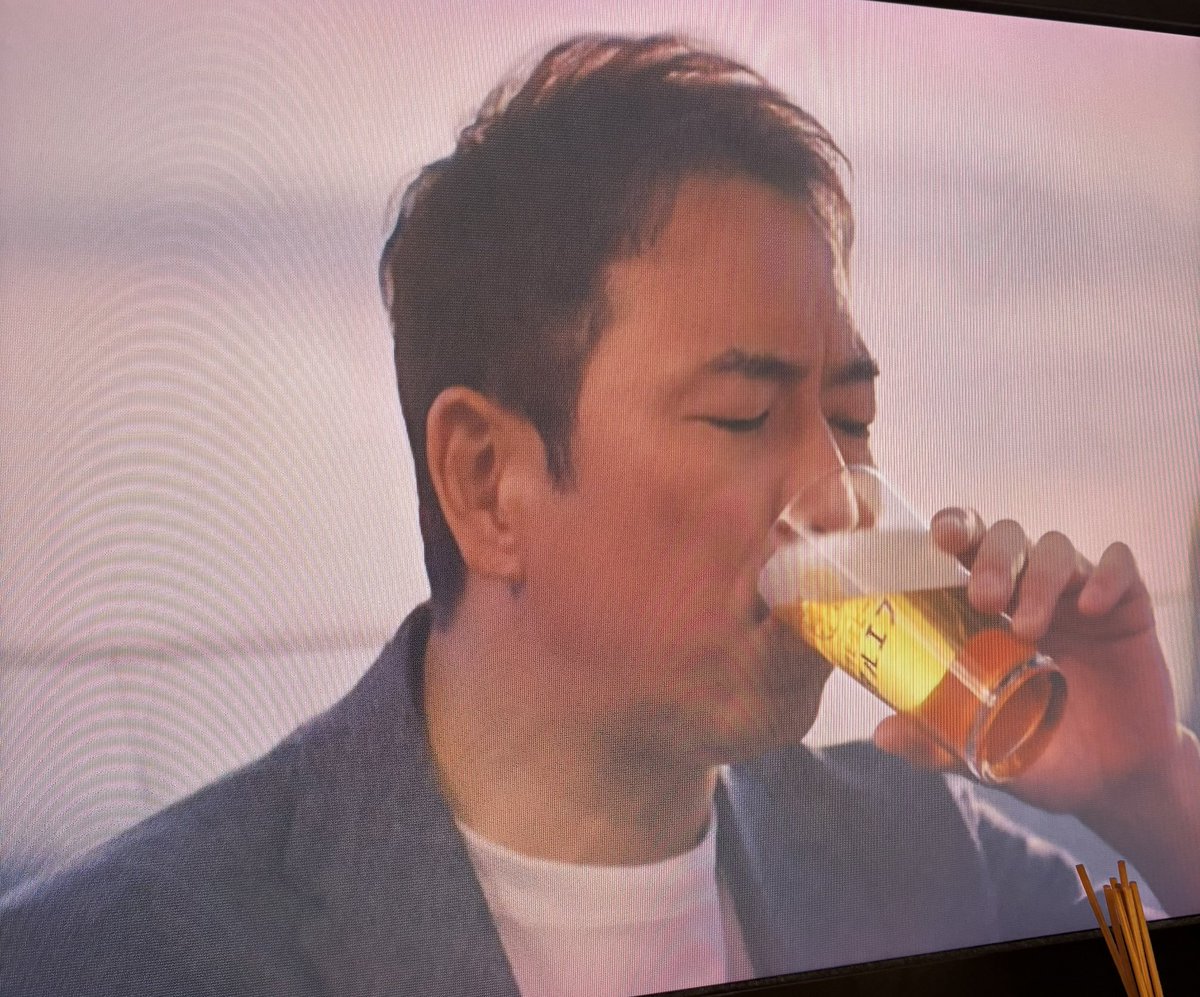 carp_0728's tweet photo. こいほーーーーー🎏🎏🎏🎏🙌

大瀬良クン、さすがのピッチング⚾️👏👏👏

奨成クンの逆転ツーラン⚾️👏👏👏

最高ーーー🙌🙌🙌

CMで癒しの黒田サン🍻🍻を添えて🫶🏻 https://t.co/DWV3gLeaxZ