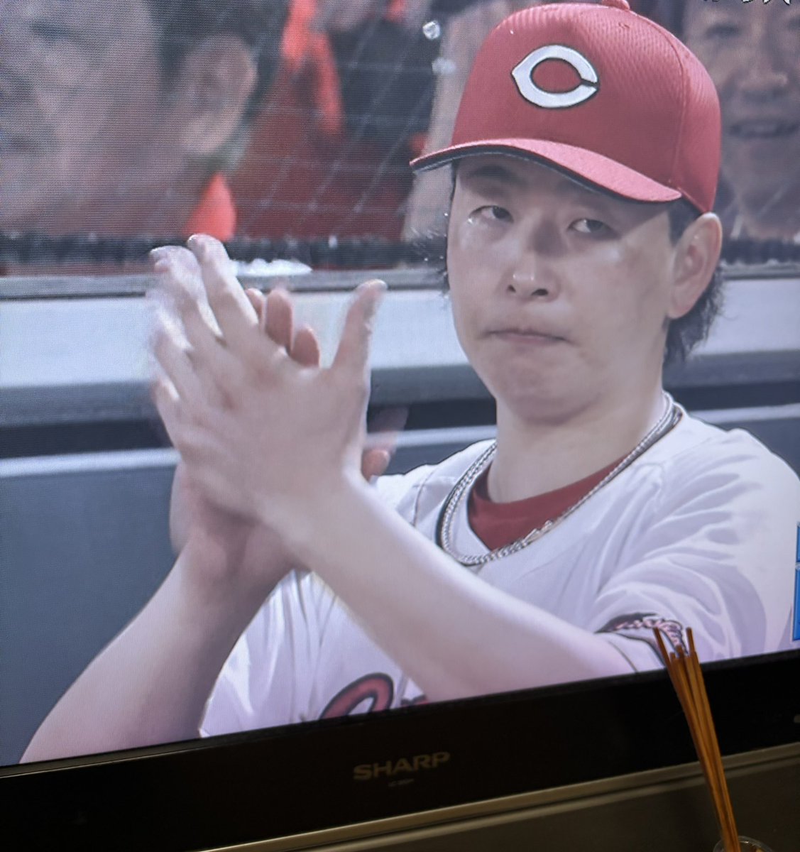 carp_0728's tweet photo. こいほーーーーー🎏🎏🎏🎏🙌

大瀬良クン、さすがのピッチング⚾️👏👏👏

奨成クンの逆転ツーラン⚾️👏👏👏

最高ーーー🙌🙌🙌

CMで癒しの黒田サン🍻🍻を添えて🫶🏻 https://t.co/DWV3gLeaxZ