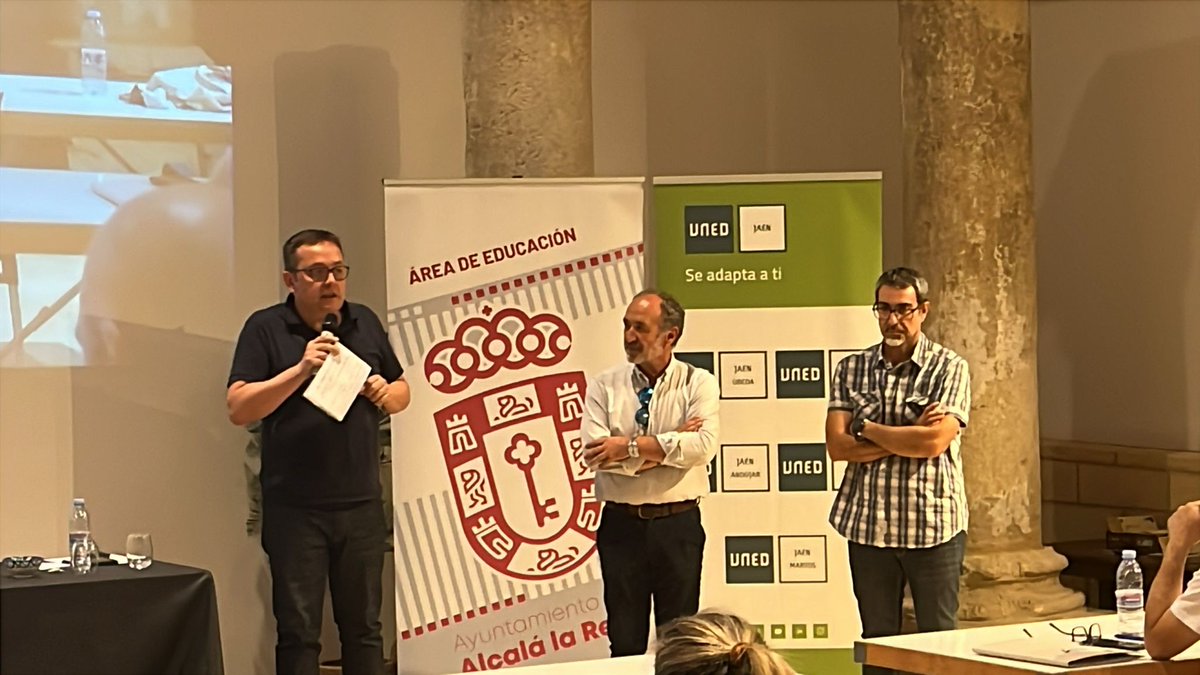 Cursos de Verano #UNED🌞
Cerramos el curso con una mesa redonda sobre 'La intervención psicosocial desde los servicios sociales' y se clausura a cargo del secretario de <a href="/UnedJaen/">Uned Jaén</a>  Juan Jose Magana y Baldomero Andreu concejal de #educacion de <a href="/Alcala_la_Real/">Alcalá la Real</a>