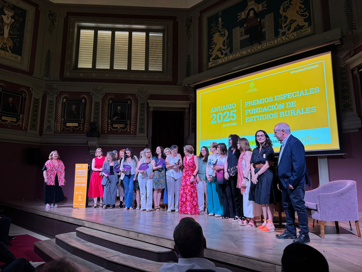 📸 Una imagen como esta no se ve todos los días: mujeres líderes rurales, miembros de FADEMUR y afiliadas a UGT a través de <a href="/UPA_Federal/">UPA</a>, alzando la voz y marcando el camino.

El feminismo también echa raíces en el mundo rural💪 

#FER2025 #RuralEsFuturo #UGTFeminista